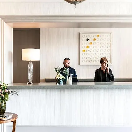 Hotel The Address