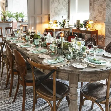 The Address كورك