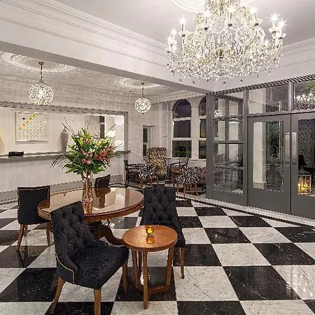 The Address فندق كورك